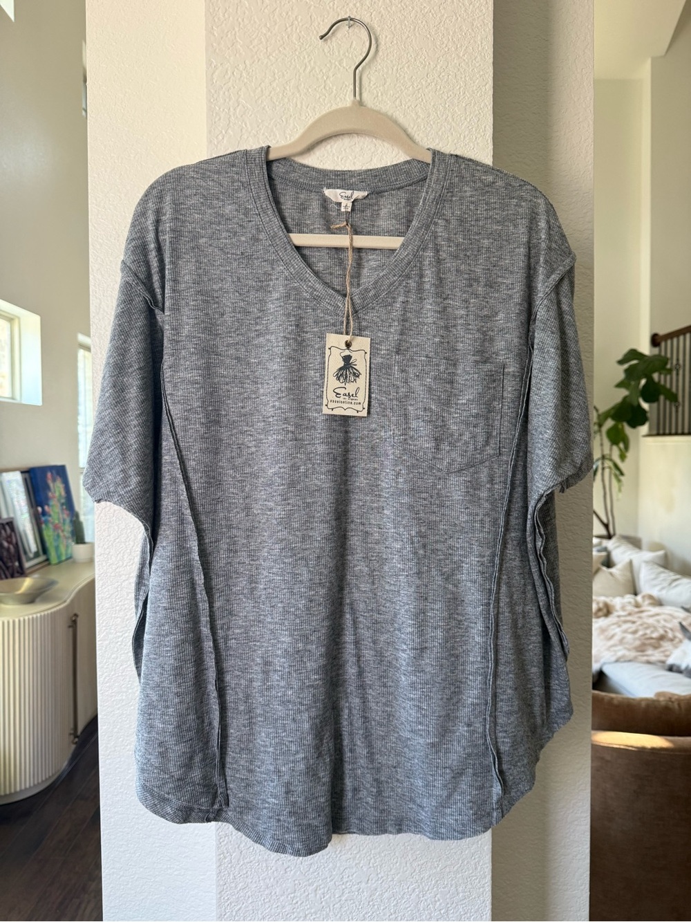 🆕 easel | Heather Gray V-Neck Tunic Top